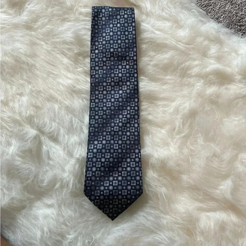 Robert villini silk hand made‎ tie